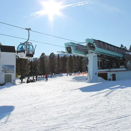 Chalet Chalet Hirsch * ザンクト・ローレンツェン・オプ・ムーラウ